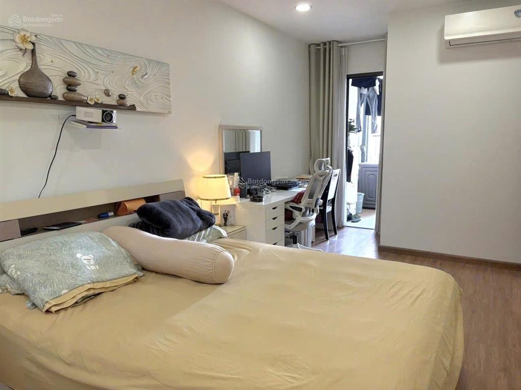 Chính chủ cần bán nhanh 6,2 tỷ căn 77m2 full nội thất tòa l2 tầng 10 le grand jardin long biên