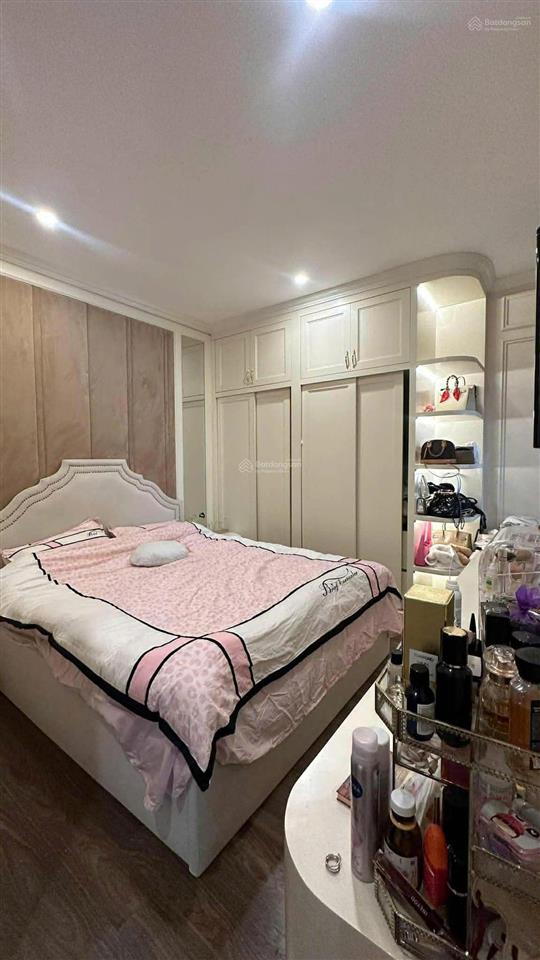 Tôi chính chủ bán gấp căn góc 97m 3 ngủ giá 7,5 tỷ. sổ đỏ đầy đủ, hướng mát
