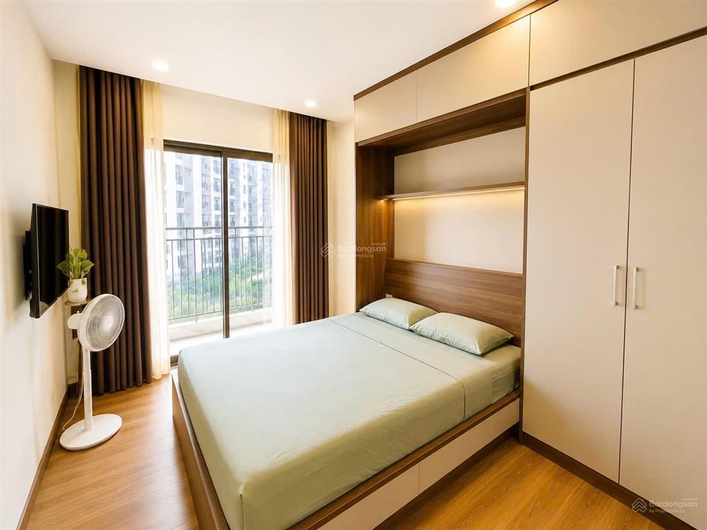 Chính chủ bán căn hộ góc 3pn 97m2 full đồ đẹp ban công đông nam giá 6,6 tỷ