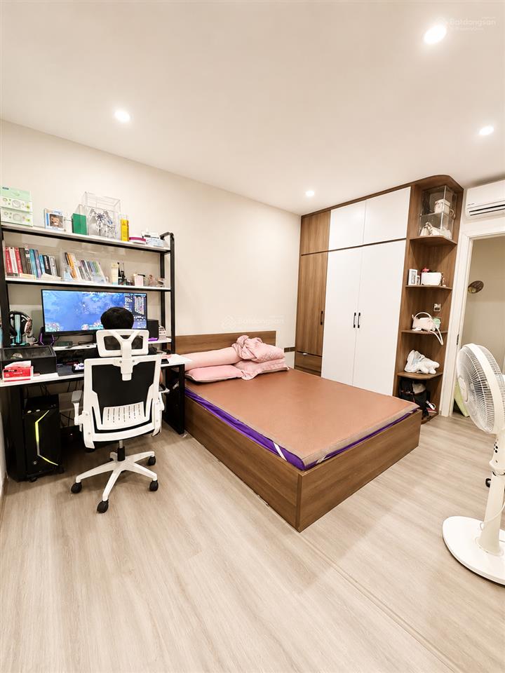 Tôi cần bán căn 3 phòng ngủ le grand jardin sài đồng chỉ 5,x tỷ, nhà full đồ sẵn sổ giao dịch ngay