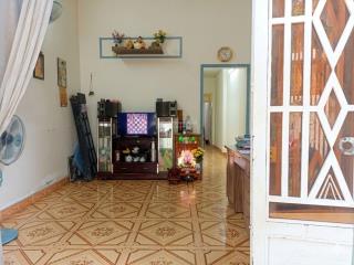 Chính chủ bán nhà cấp 4, dt 55,6m2, sổ hồng, cách ngã 3 đông quang 200m, đường 2 xe ô tô né nhau