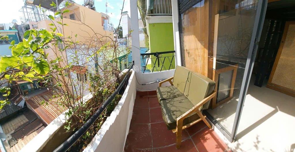 Cho thuê phòng duplex ban công q1  đường trần hưng đạo  gần chợ bến thành  takashimaya