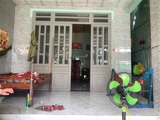 Tôi cần bán nhà 126m2 gần chợ suối sâu, mặt tiền đường nhựa 7m, shr, giá 720 triệu