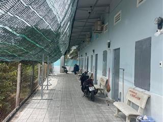 Bán dãy trọ 1tỷ 35 triệu có dt 132m2 = (6x22), gồm 6 phòng, thuê tốt 18tr/ tháng gần chợ bà điểm