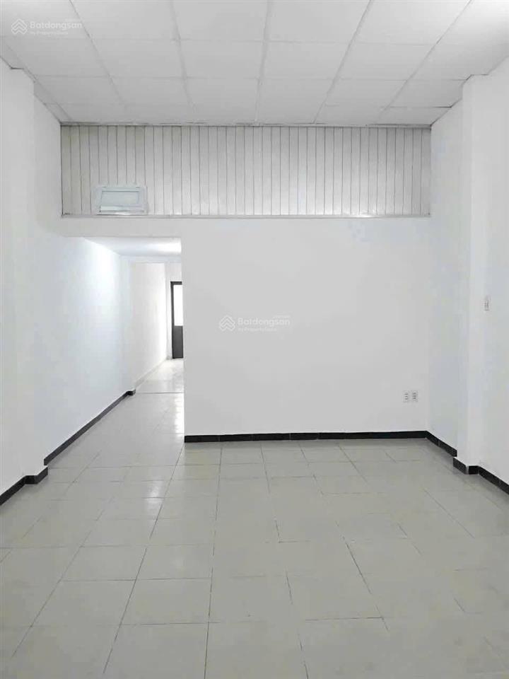 Cần bán nhà có dt 151m2 ngang 5m gần chợ việt kiều với giá 800 triệu