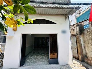 Chủ ngộp nên bán nhà 700 triệu (dt 147m2, ngang 6m) gần chợ phước thạnh, ngay tl7