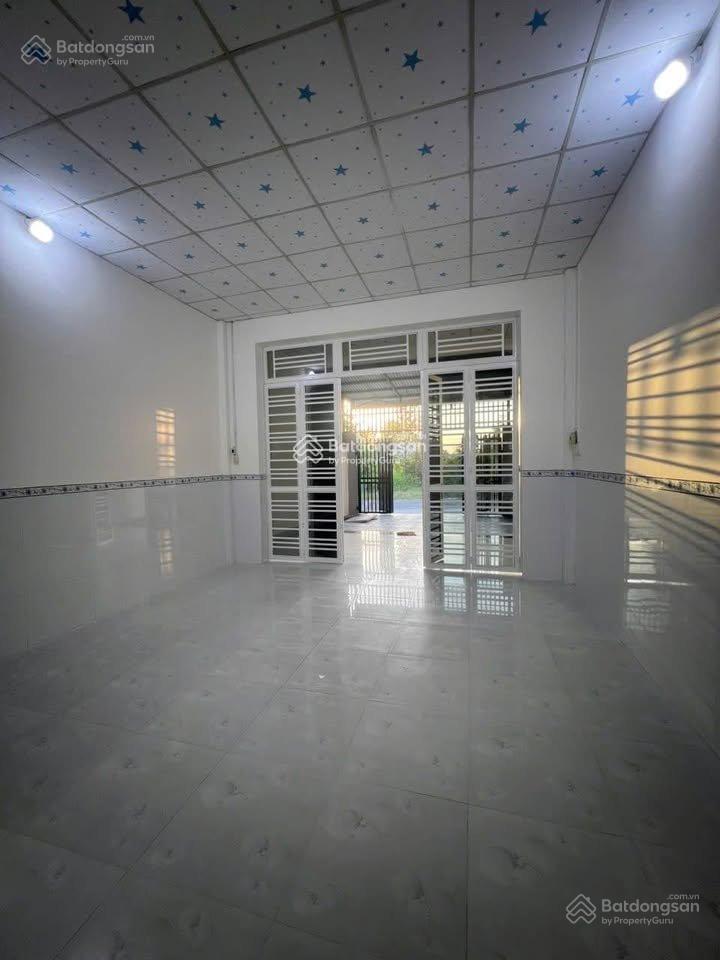 Kcn trảng bàng, nhà 165m2 ngang 5m rộng rãi, sổ hồng riêng, giá 850 triệu