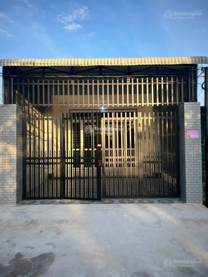 Kcn trảng bàng, nhà 165m2 ngang 5m rộng rãi, sổ hồng riêng, giá 850 triệu