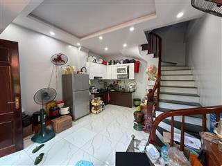 Nhỉnh 5 tỷ  bán nhà đông ngạc  bắc từ liêm, 40m2 x 5tầng, nhà đẹp ở ngay, 2 thoáng vĩnh viễn