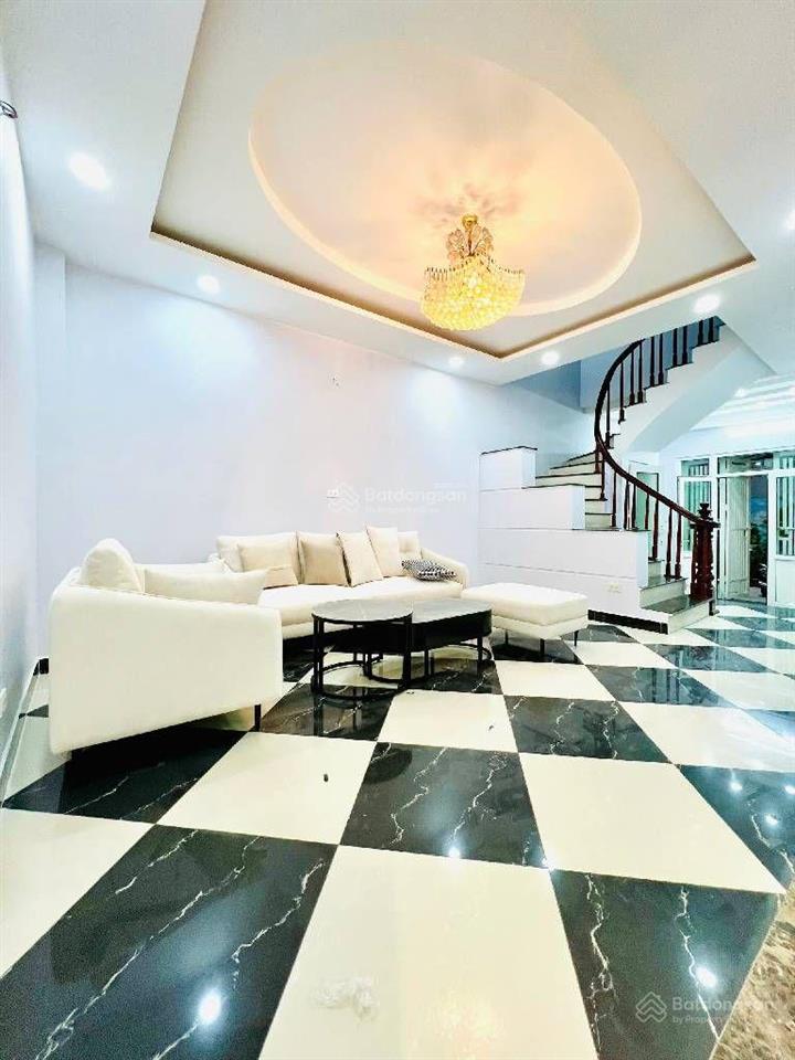 Bích hồng 0906 251 *** chính chủ gửi bán nhà đê la thành dt 36m2 5 tầng mt4,3m. giá 10,6 tỷ