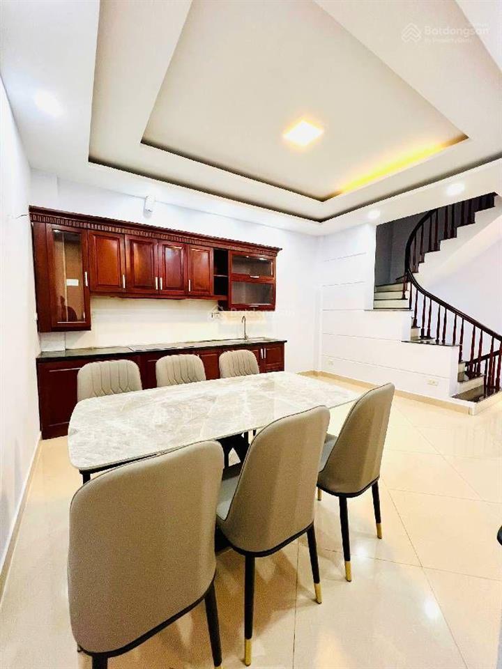 Bích hồng 0906 251 *** chính chủ gửi bán nhà đê la thành dt 36m2 5 tầng mt4,3m. giá 10,6 tỷ