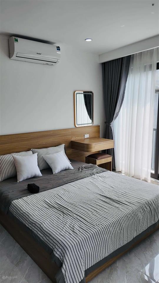 Tt việt hưng  70m2  8 tầng  căn hộ  19 phòng kép kín  doanh thu 1 tỷ / năm  đang vận hành