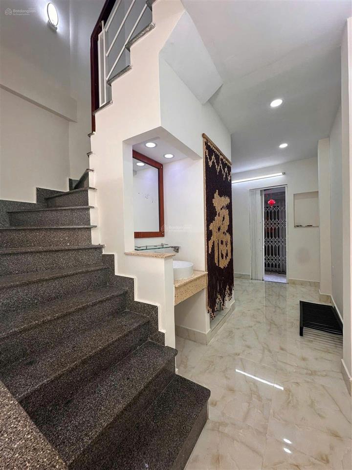 Trung tâm quận 5  nhà 2 mt hẻm 5 tầng nguyễn văn cừ  sát quận 1  chỉ 7.25 tỷ