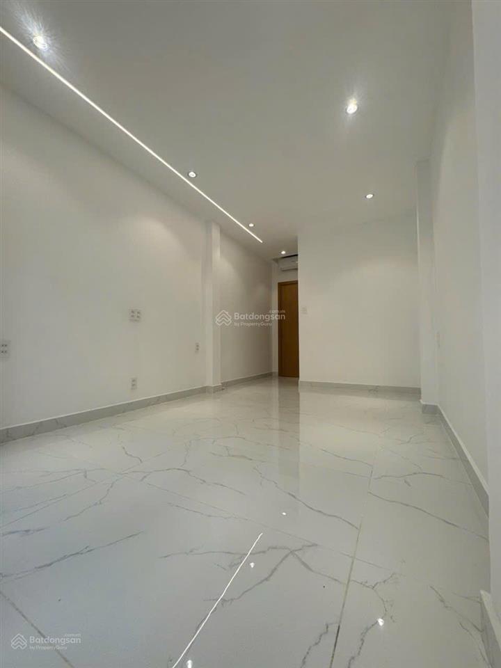 Chỉ 9,6 tỷ bạn có thể sở hữu ngay nhà trung tâm quận 3, cách mặt tiền chỉ 10m