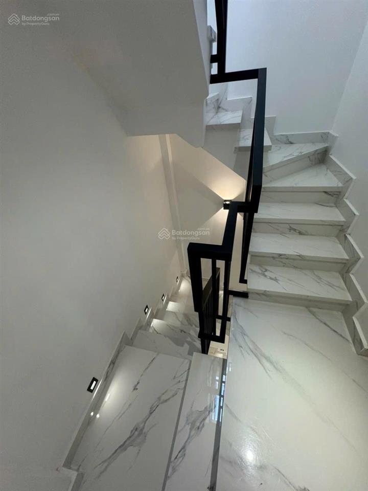 Chỉ 9,6 tỷ bạn có thể sở hữu ngay nhà trung tâm quận 3, cách mặt tiền chỉ 10m