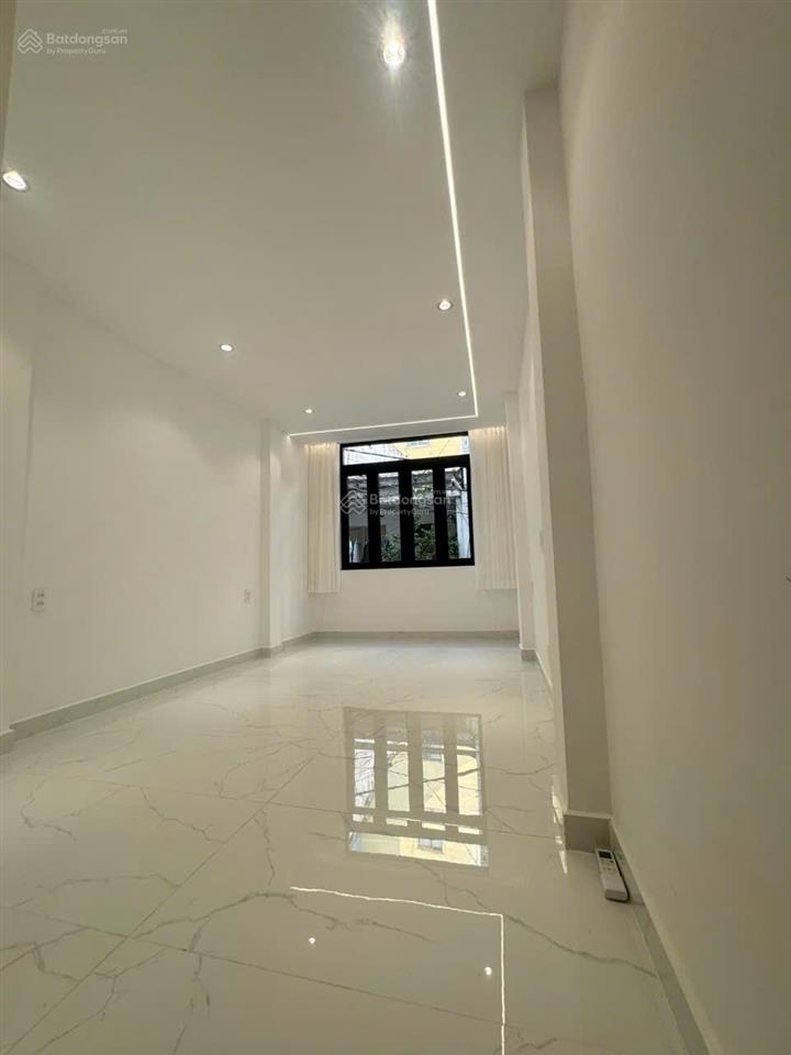 Chỉ 9,6 tỷ bạn có thể sở hữu ngay nhà trung tâm quận 3, cách mặt tiền chỉ 10m