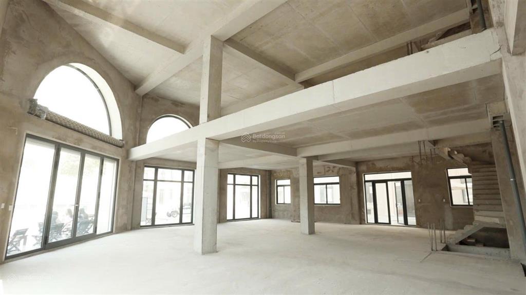 Phố đi bộ royal  bề ngang 7x20m, view đẹp khu, đường 20m. cho thuê dòng tiền