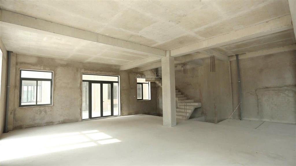 Phố đi bộ royal  bề ngang 7x20m, view đẹp khu, đường 20m. cho thuê dòng tiền