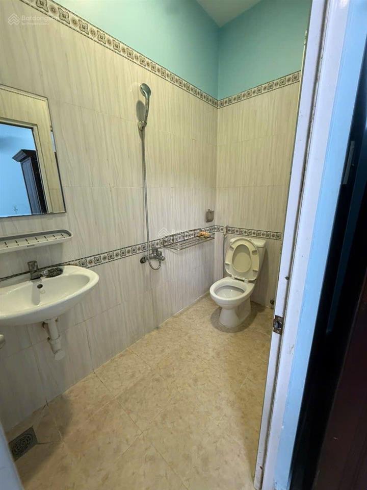 Nhà đẹp đối diện kdt vạn phúc, hxh quay đầu, 1 trệt 2 lầu hoàn công, tiện di chuyển mọi nẻo đường