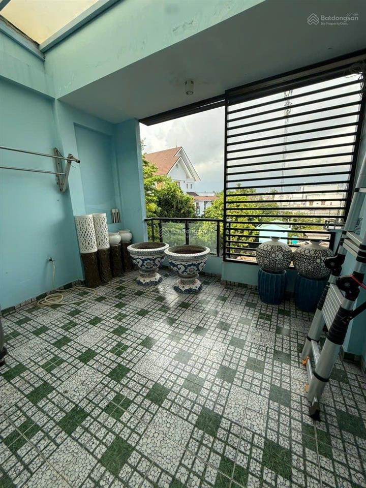 Nhà đẹp đối diện kdt vạn phúc, hxh quay đầu, 1 trệt 2 lầu hoàn công, tiện di chuyển mọi nẻo đường