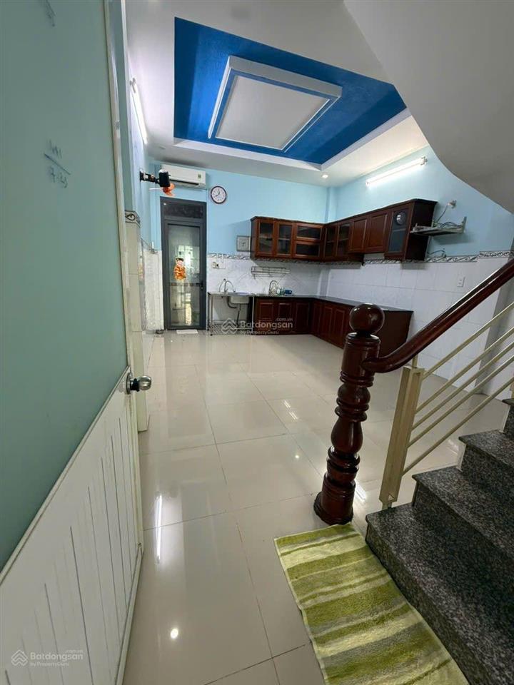 Nhà đẹp đối diện kdt vạn phúc, hxh quay đầu, 1 trệt 2 lầu hoàn công, tiện di chuyển mọi nẻo đường