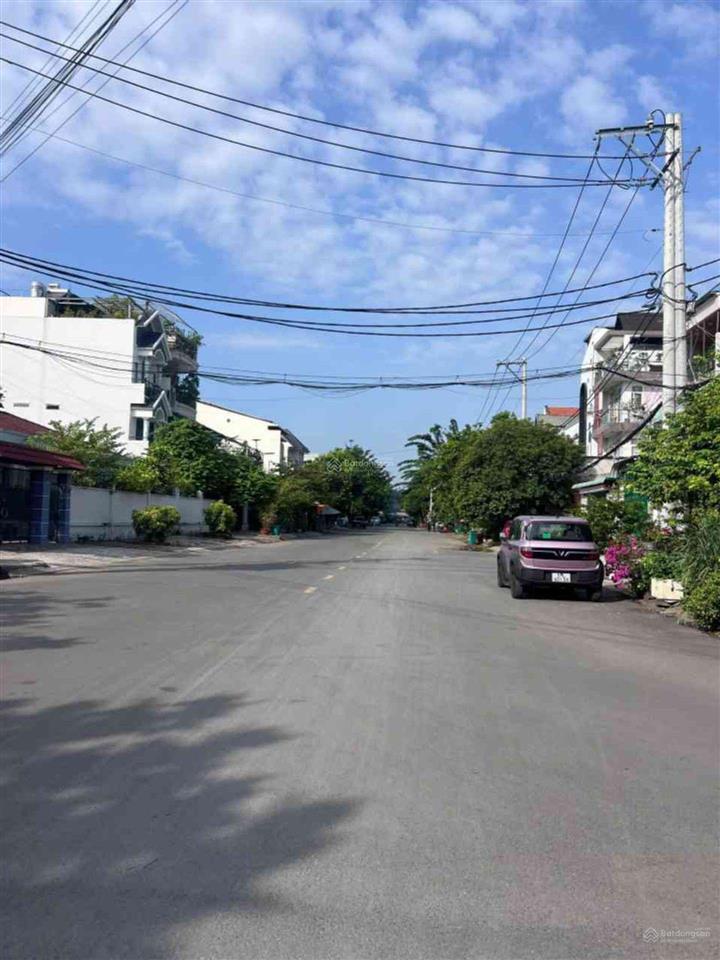 Đất trống vuông vức gần quốc lộ 13, ngay ubnd phường hiệp bình, cách kđt vạn phúc 1km