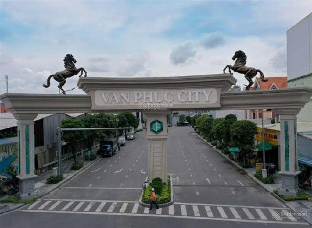 Đối diện vạn phúc city ngang 5.2m lô góc 2 mặt tiền hướng đông nam mát mẻ hẻm xe hơi thông