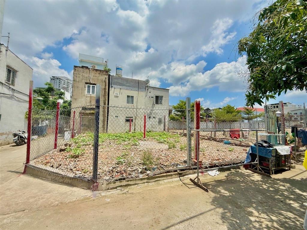 Đối diện vạn phúc city ngang 5.2m lô góc 2 mặt tiền hướng đông nam mát mẻ hẻm xe hơi thông