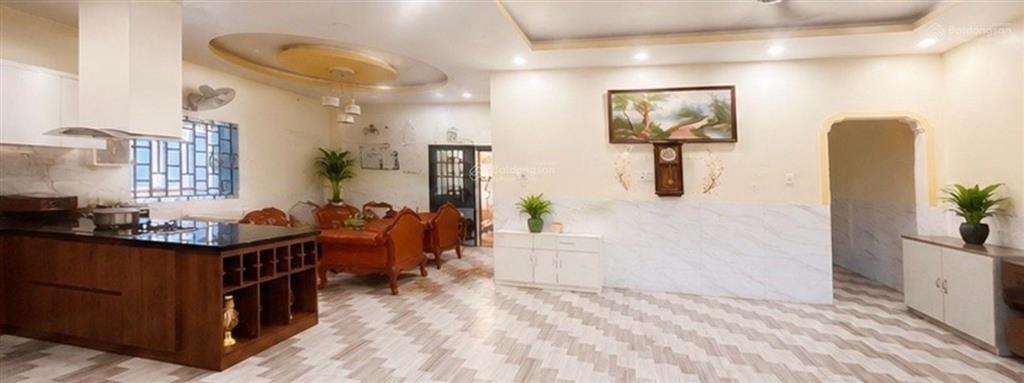 Gần chợ đầu mối ngã tư bình phước 104m2 hxh ngang 8m