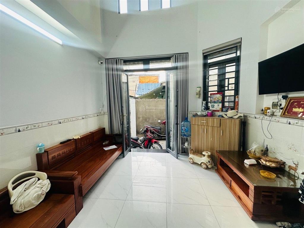 Linh chiểu, ngay vincom, lô góc thoáng 4 tầng 32,5m 4 tỷ