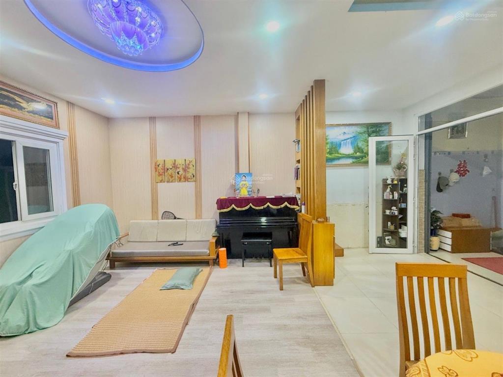 80tr/m2 nhà đẹp 2 tầng gần vạn phúc city  hiệp bình ngang 5x22 110m2  khu phân lô, đường ô tô