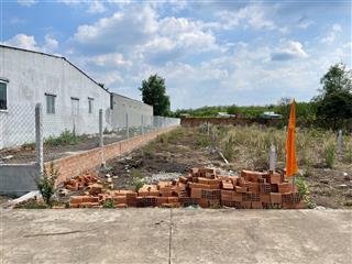 1 lô đất nằm cạnh dãy trọ 12p đang cho thu nhập 12tr/ tháng 5x52 100m2 thổ cư tại phước thành tphcm