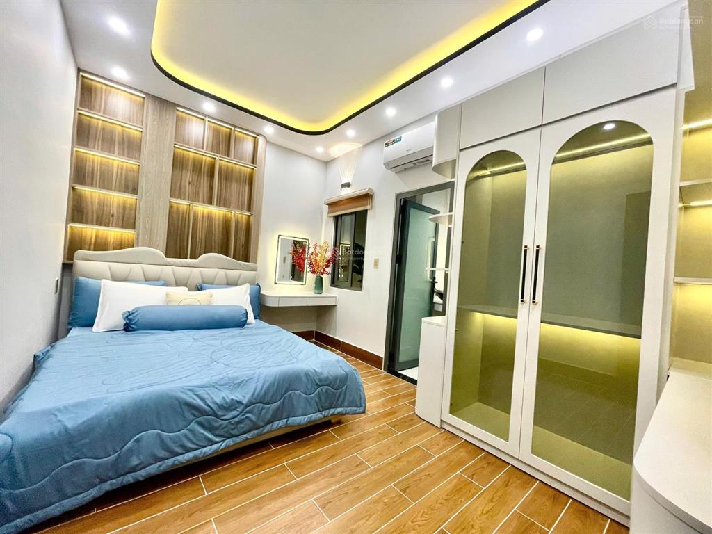 Bán nhà có sân rộng rãi đặng nhữ lâm, thị trấn nhà bè