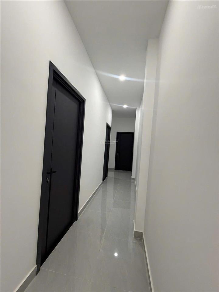 Cho thuê nhà mới xây sát cầu phú xuân 3 phòng ngủ