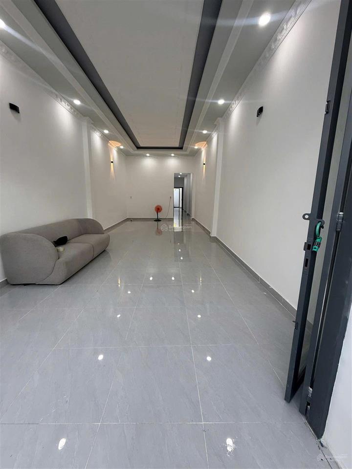 Cho thuê nhà mới xây sát cầu phú xuân 3 phòng ngủ