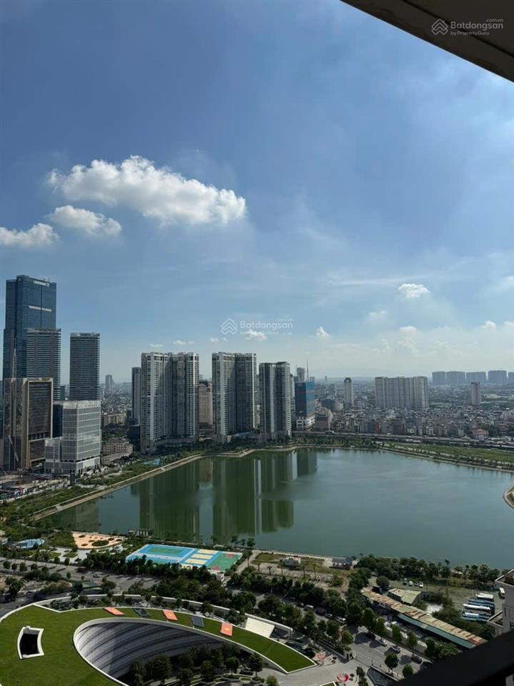 Chính chủ bán căn hộ sky park dt 128m2 3pn căn góc hướng đn view hồ sđcc full nt đẹp giá 13.5 tỷ