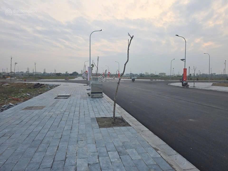 Công nghiệp telin kim bài, chủ gửi bán gấp lô cn dt  2000m2 giá chỉ 9tr/m2.  0905 021 ***