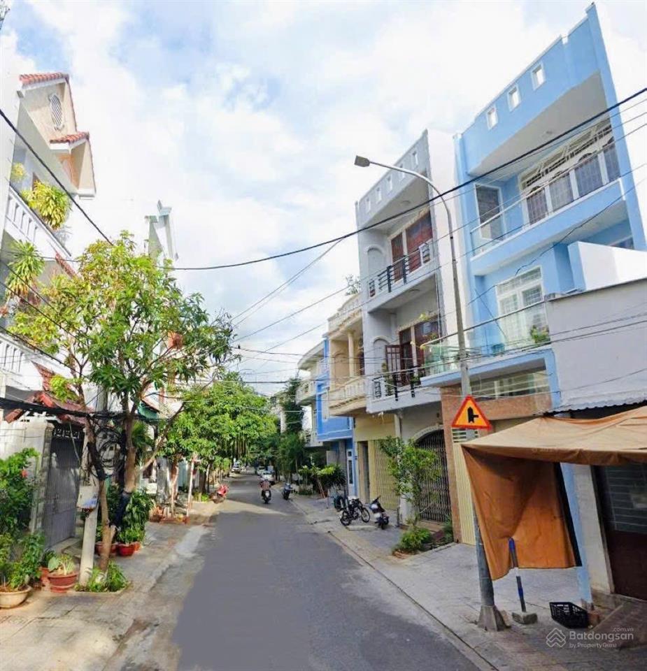 Đang bán nhà 1t+2l hẻm 2 oto tránh nhau  mua xong chỉ xách vali vào là ở nhà kiên cố  vt