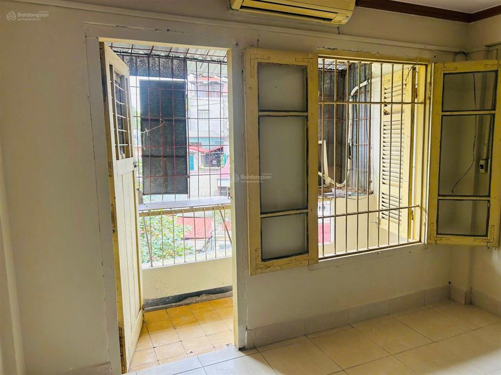 Chính chủ bán căn hộ tt tầng 5 35m2(sổ đỏ 29,3 m2) tại tt b20, phạm ngọc thạch, giá 3,5 tỷ vnd