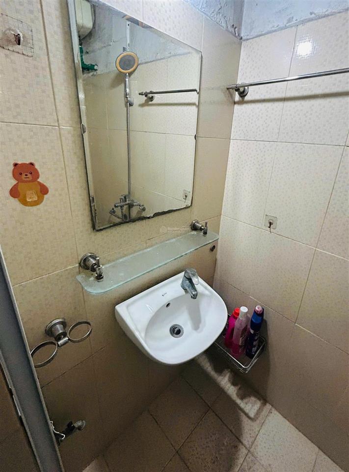 Chính chủ bán căn hộ tt tầng 5 35m2(sổ đỏ 29,3 m2) tại tt b20, phạm ngọc thạch, giá 3,5 tỷ vnd