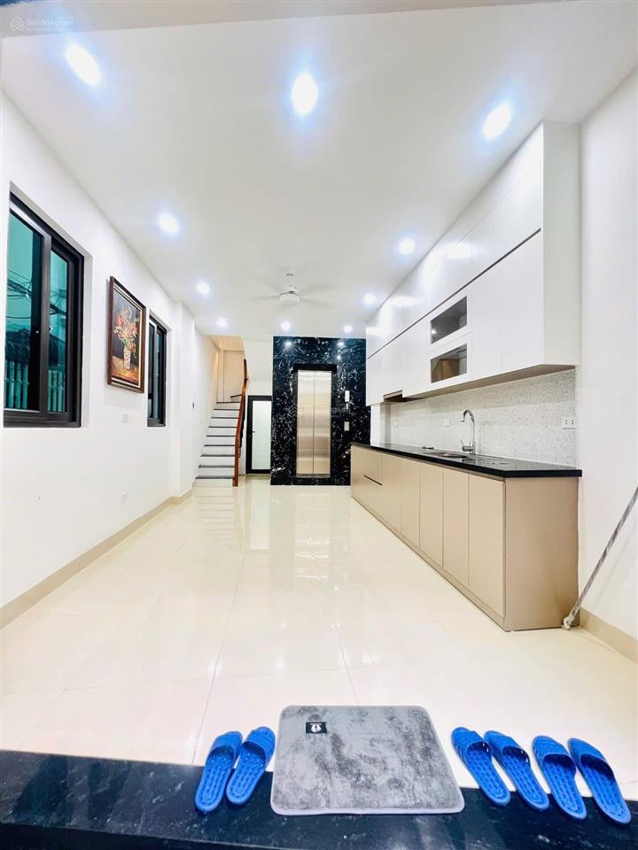 Cầu giấy trung tâm thang máy ô tô đỗ