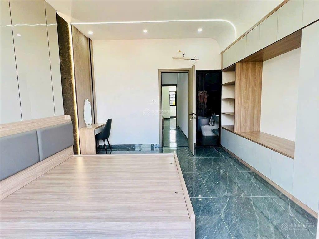 Nhà chính chủ cắt lỗ 300tr, bán nhanh chỉ 2ty050 (sổ hồng riêng) ngay cổng kcn vsip 3