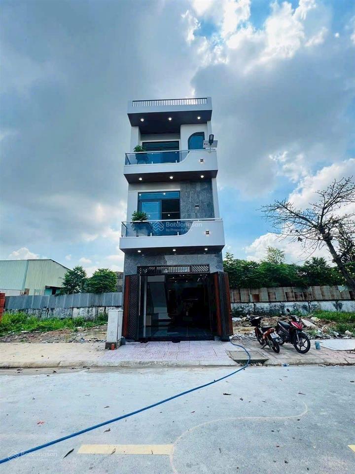 Nhà chính chủ cắt lỗ 300tr, bán nhanh chỉ 2ty050 (sổ hồng riêng) ngay cổng kcn vsip 3