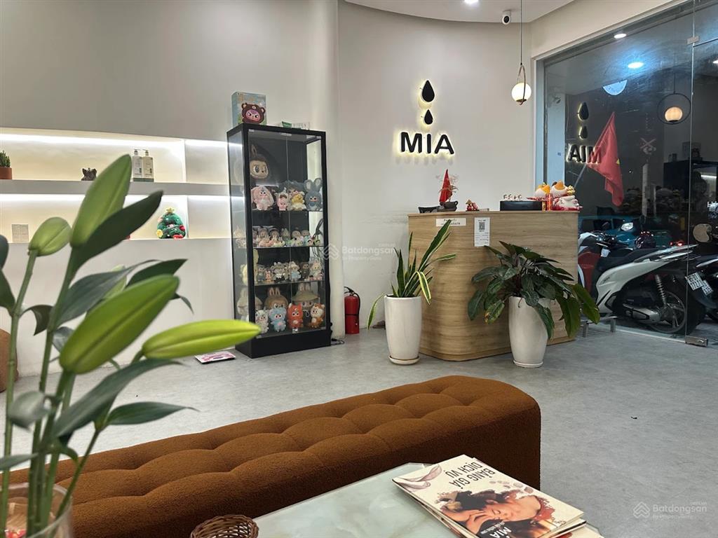 Bán nhà mặt tiền ngang lớn 5.5m ngay lê văn sỹ, hđt cao 50 triệu/th. chỉ 22 tỷ