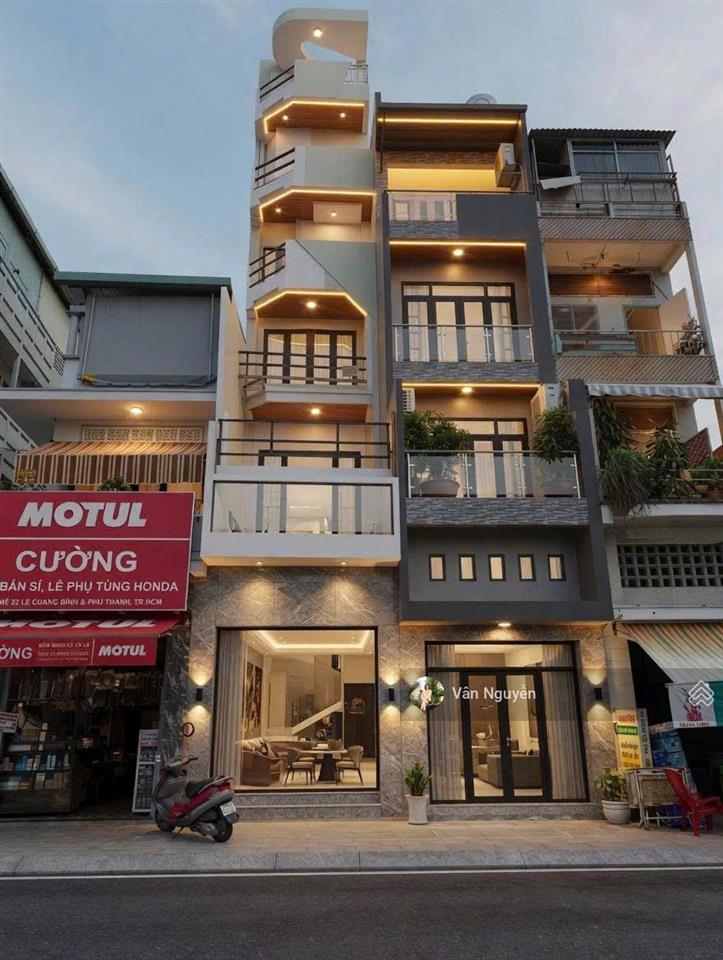 Bán mặt tiền lê quang định 7 tầng 14p gần chợ bà chiểu 16.8tỷ dòng tiền 50 triệu/th
