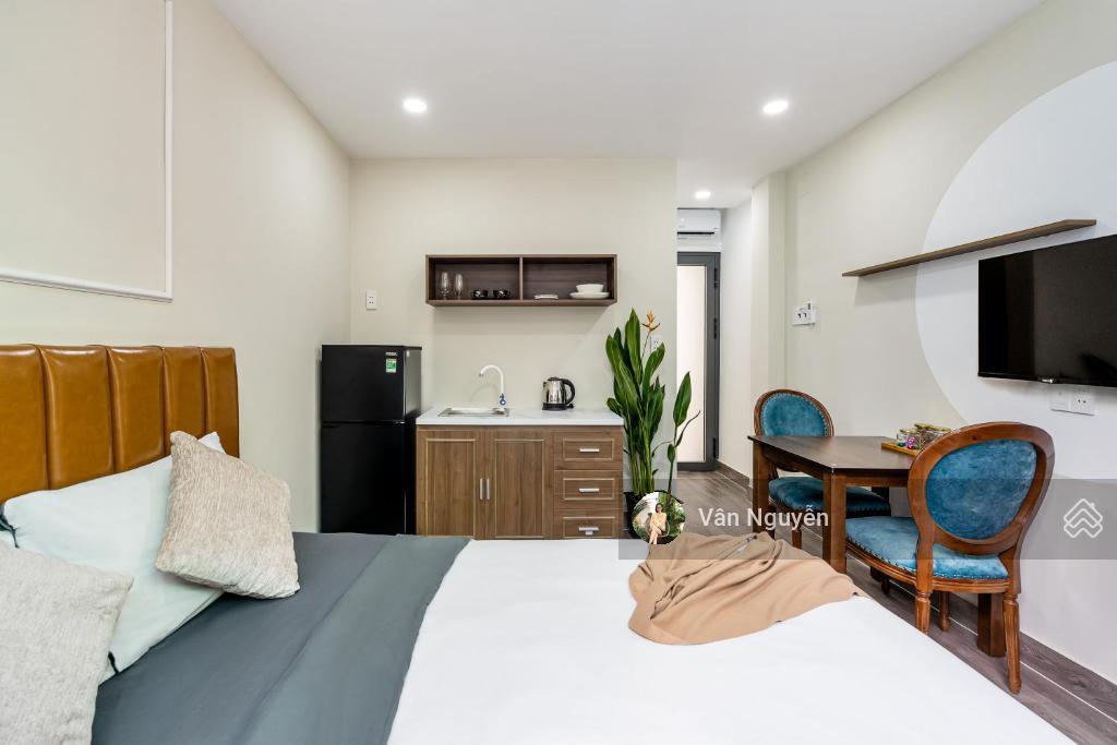 Bán khách sạn 3mt  100 trần hưng đạo q1, dt 7x25m hầm 5 tầng, pccc đầy đủ (hình thật)