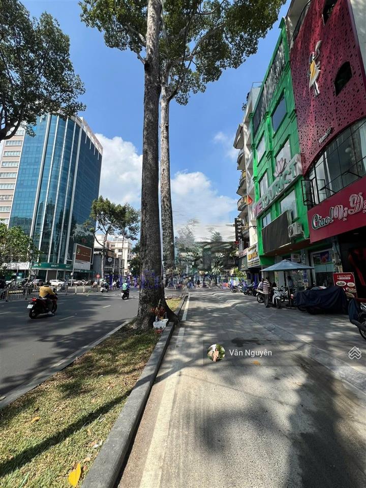 Giảm 2 tỷ! bán nhà mặt tiền trần hưng đạo cách chợ bến thành 1km q1, 3 tầng hđt 65 triệu/th