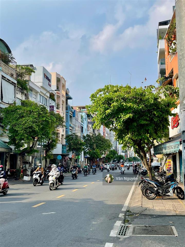 Bán nhà mặt tiền ngang 5.6m nguyễn đình chiểu (2 chiều) q3, cn 131m2, hđt 1 tỷ/n
