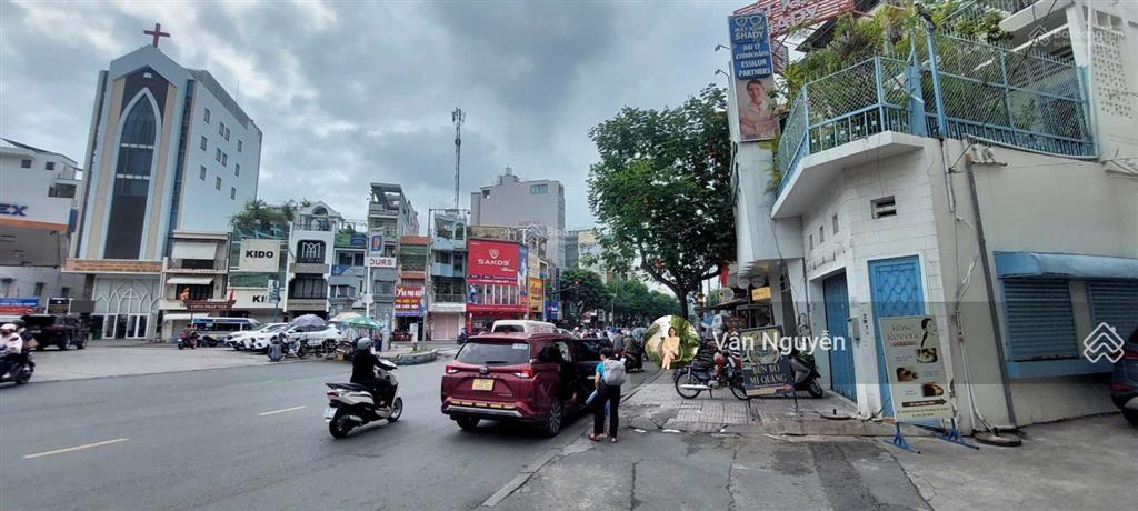 Giảm mạnh 5 tỷ, bán nhà góc 2mattien lê văn sỹ, quận 3. 90m2 35ty