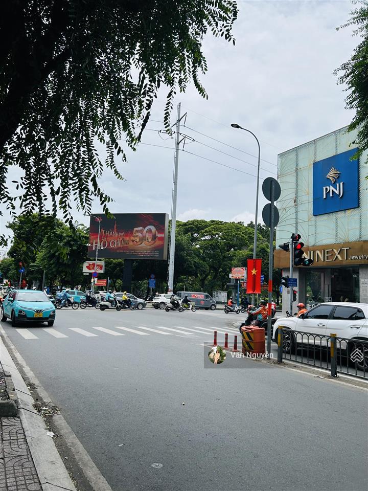 Giảm 40 triệu! cần cho thuê nhà gấp  vị trí hot  2 mặt tiền hai bà trưng q1, 5 tầng 100m/sàn